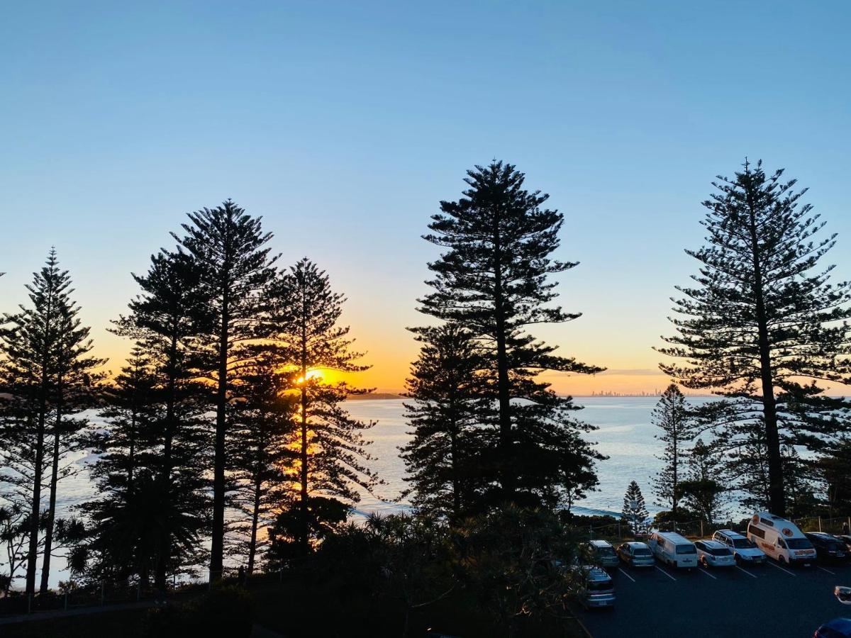 Rainbow Bay Beachhouse Coolangatta Exterior photo